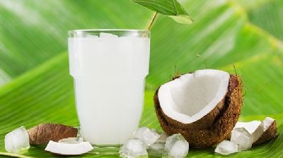 Bạn sẽ ngạc nhiên khi biết tác dụng của nước dừa tươi với sức khỏe