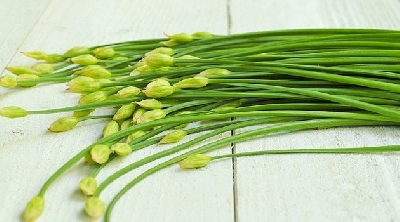 Lợi ích sức khỏe tuyệt vời từ lá hẹ